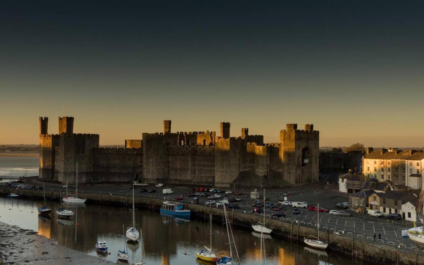 Pass The Keys Apartment 3 Old Conservative Club In Historic Town Caernarfon Eksteriør bilde