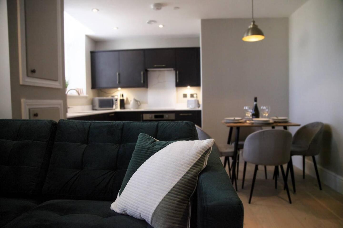 Pass The Keys Apartment 3 Old Conservative Club In Historic Town Caernarfon Eksteriør bilde