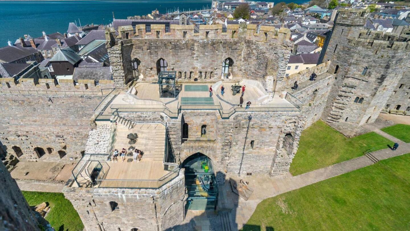 Pass The Keys Apartment 3 Old Conservative Club In Historic Town Caernarfon Eksteriør bilde