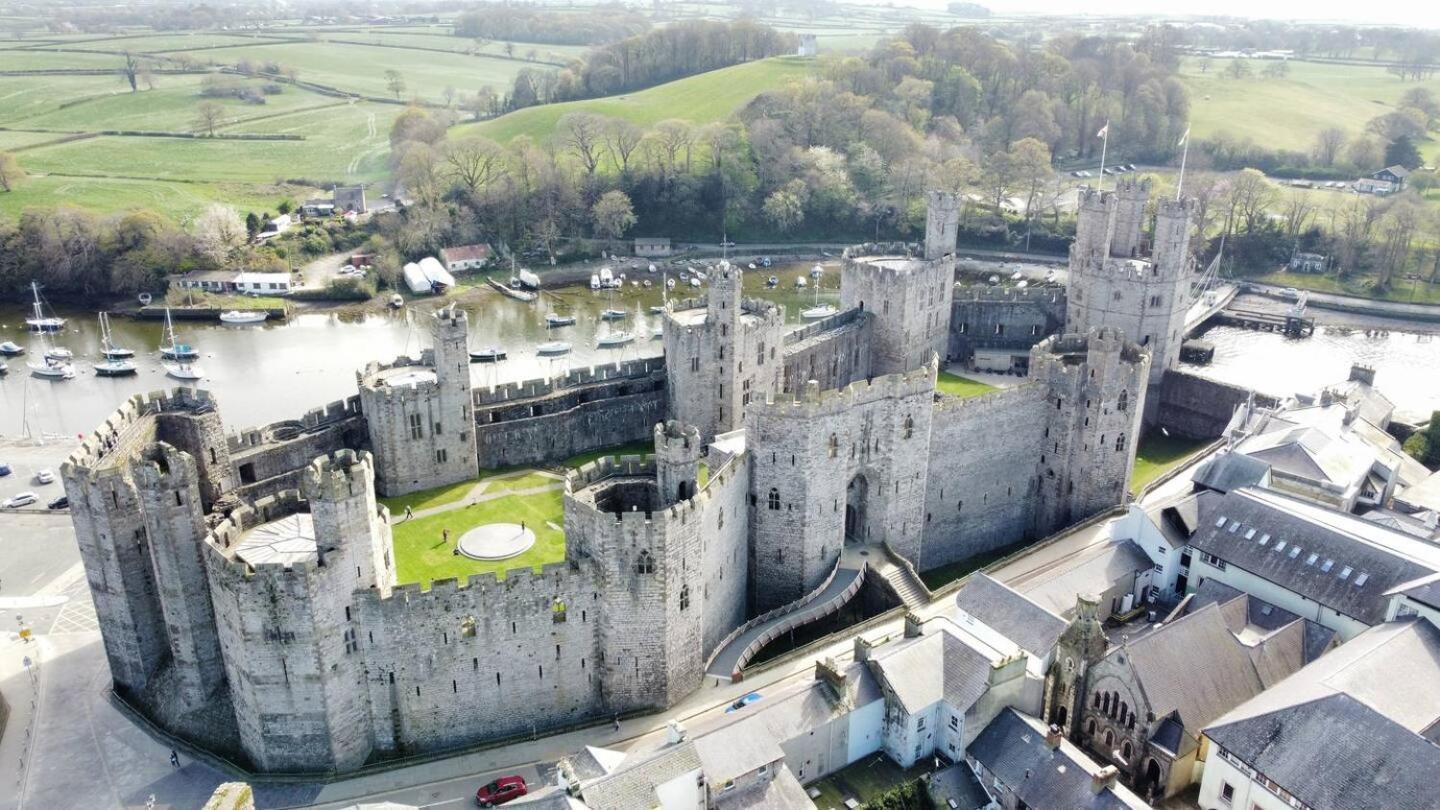 Pass The Keys Apartment 3 Old Conservative Club In Historic Town Caernarfon Eksteriør bilde