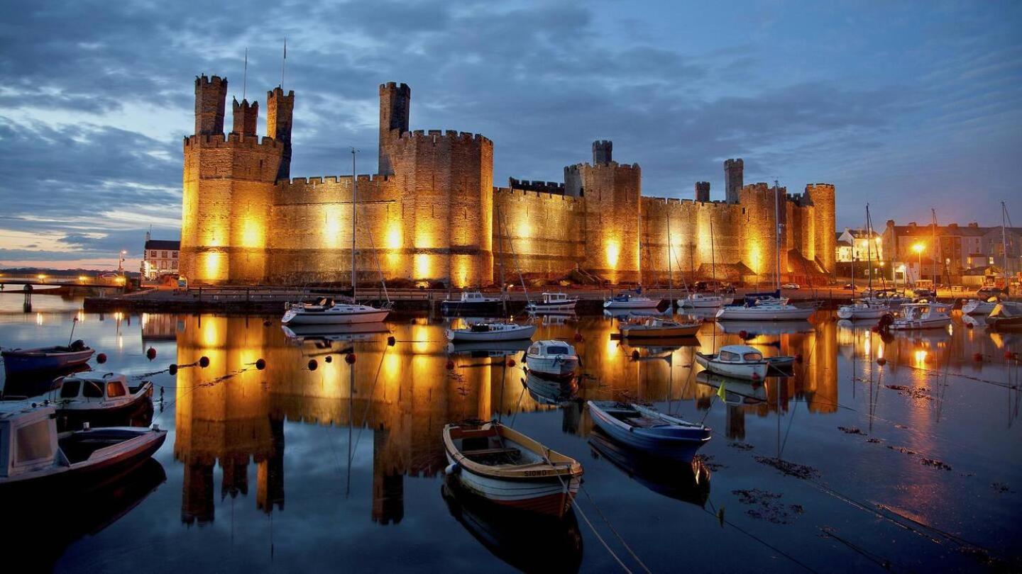 Pass The Keys Apartment 3 Old Conservative Club In Historic Town Caernarfon Eksteriør bilde