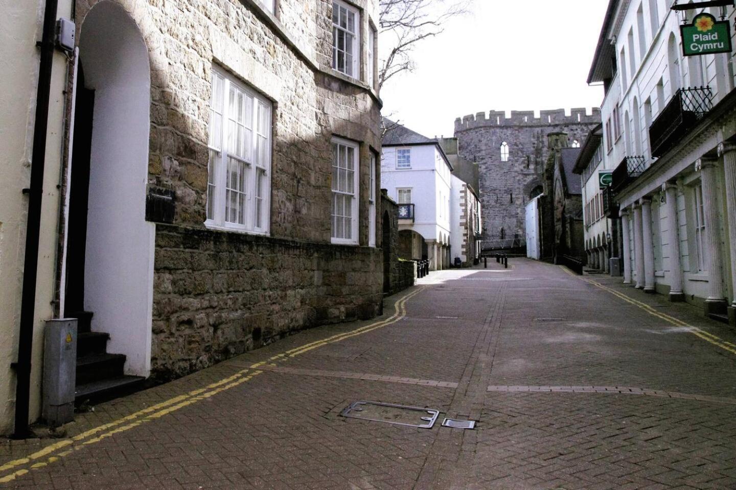 Pass The Keys Apartment 3 Old Conservative Club In Historic Town Caernarfon Eksteriør bilde